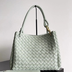 보테가 베네타 안디아모 파라슈트 라지